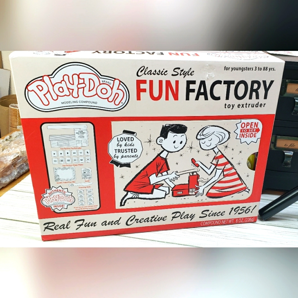 Play-Doh Classic-Style Fun Factory NIB